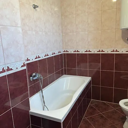 100 M2 In Pensjonat *